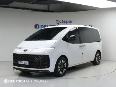 Hyundai Staria · 2023 год