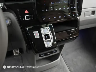 Hyundai Staria 2023, 98579 км, за 17109.04 USD - фото 9