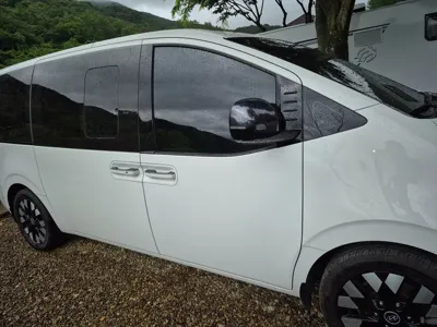 Hyundai Staria 2025, 21000 км, за 31811.11 USD