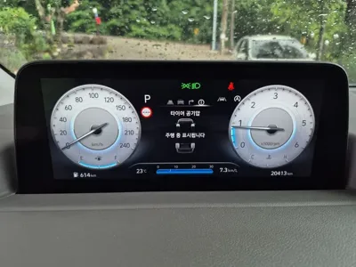 Hyundai Staria 2025, 21000 км, за 31811.11 USD