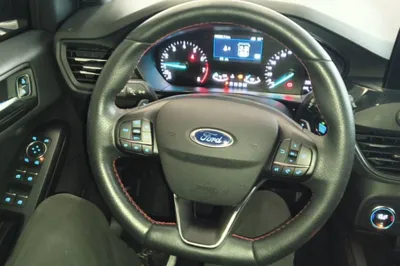 Ford Focus 2020, 63300 км, за 9895 USD - фото 13