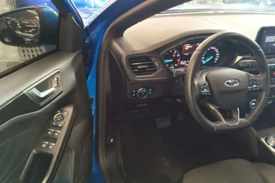 Ford Focus 2020, 63300 км, за 9895 USD - фото 18