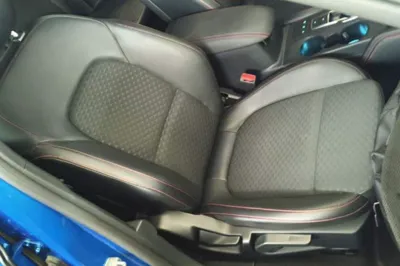 Ford Focus 2020, 63300 км, за 9895 USD - фото 19