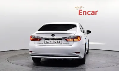 Lexus ES 2016, 78146 км, за 17517.2 USD