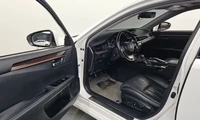 Lexus ES 2016, 78146 км, за 17517.2 USD - фото 10