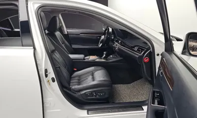 Lexus ES 2016, 78146 км, за 17517.2 USD - фото 12