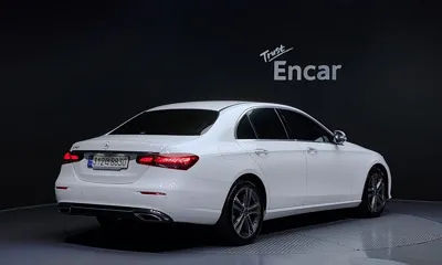 Mercedes-Benz E-Class 2023, 48712 км, за 25305.77 USD