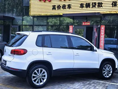 Volkswagen Tiguan 2015, 74000 км, за 6279.9 USD