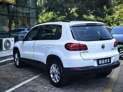 Volkswagen Tiguan 2015, 74000 км, за 6279.9 USD