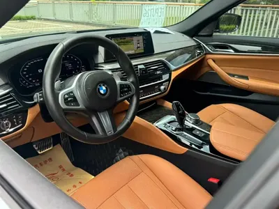 BMW 5 Series 2020, 75000 км, за 27261.64 USD