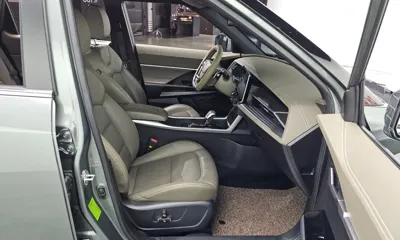 KG_Mobility_Ssangyong Torres 2023, 33449 км, за 13551.04 USD - фото 12