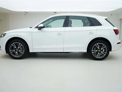 Audi Q5L 2020, 37000 км, за 23248.52 USD