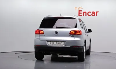 Volkswagen Tiguan 2015, 63230 км, за 5276.88 USD