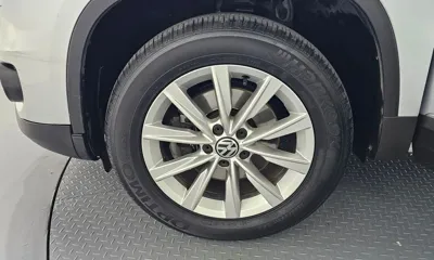 Volkswagen Tiguan 2015, 63230 км, за 5276.88 USD