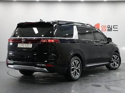 Kia Canival 2021, 127950 км, за 15536.63 USD