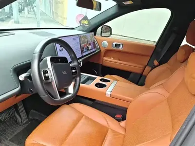 Li Auto Li L6 2025, 11000 км, за 29758.39 USD