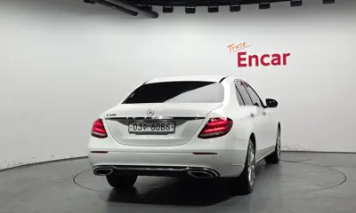 Mercedes-Benz E-Class 2019, 53159 км, за 21086.74 USD
