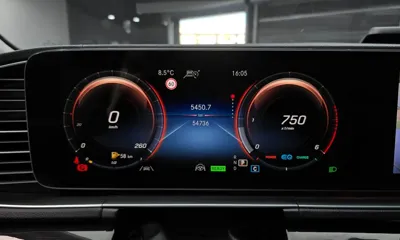 Mercedes-Benz GLE-Class 2023, 54736 км, за 62913.85 USD - фото 8