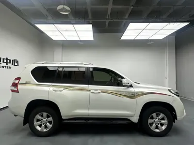 Toyota Prado 2017, 167000 км, за 25815.92 USD