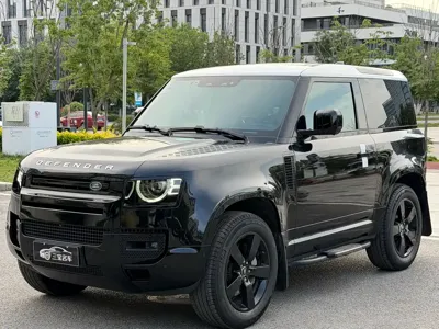 Land Rover Defender 2023, 49000 км, за 72070.26 USD