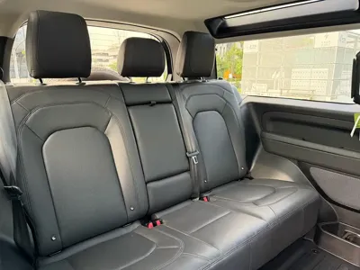 Land Rover Defender 2023, 49000 км, за 72168.23 USD - фото 6