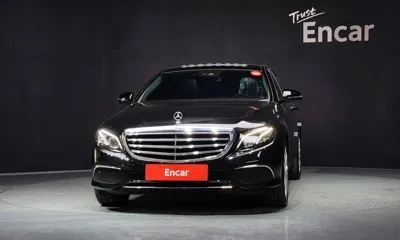 Mercedes-Benz E-Class 2019, 124126 км, за 15189.96 USD