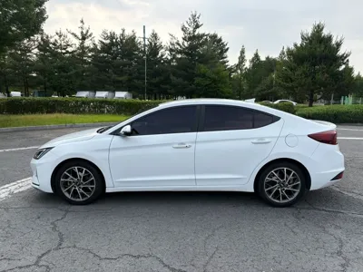 Hyundai Avante 2019, 187625 км, за 6055.87 USD