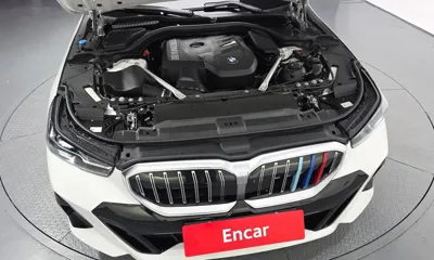 BMW 5-Series 2024, 32367 км, за 37941.45 USD - фото 6
