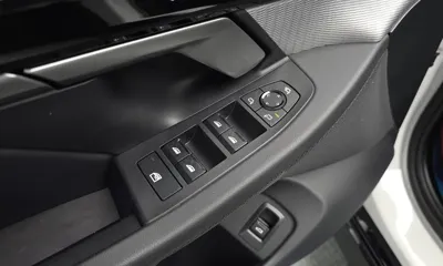 BMW 5-Series 2024, 32367 км, за 37941.45 USD - фото 31