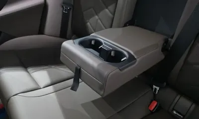 BMW 5-Series 2024, 32367 км, за 37941.45 USD - фото 33