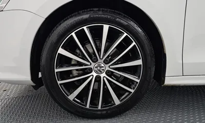 Volkswagen Jetta 2016, 49379 км, за 5189.17 USD