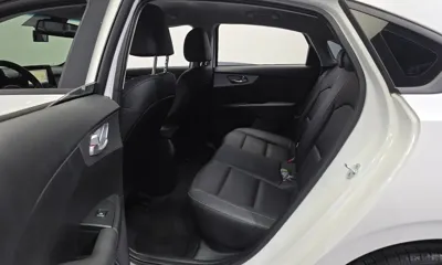 Kia K3 2022, 88214 км, за 7811.47 USD - фото 12