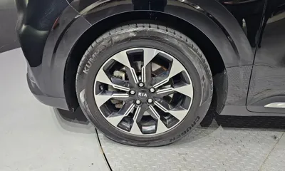 Kia Canival 2021, 140213 км, за 13544.76 USD