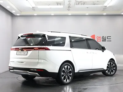 Kia Canival 2021, 122215 км, за 15547.76 USD