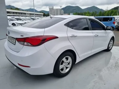 Hyundai Avante 2016, 108934 км, за 4104.24 USD