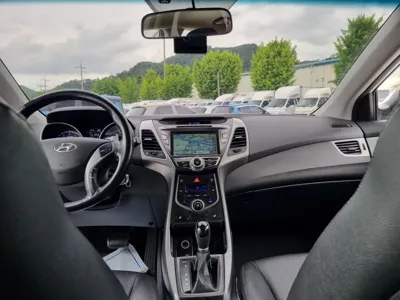 Hyundai Avante 2016, 108934 км, за 4098.36 USD - фото 11