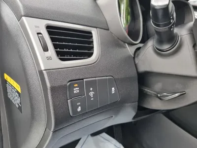 Hyundai Avante 2016, 108934 км, за 4098.36 USD - фото 16