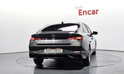 Hyundai Avante 2021, 102560 км, за 8794.79 USD