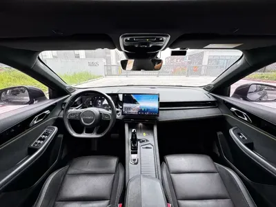 Lynk & Co 03 2023, 30000 км, за 9564.26 USD