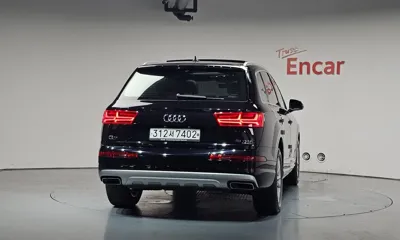 Audi Q7 2019, 60362 км, за 20101.5 USD