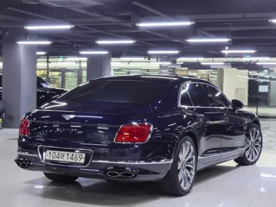 Bentley Flying Spur 2021, 58000 км, за 132077.95 USD