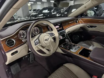 Bentley Flying Spur 2021, 58000 км, за 132077.95 USD