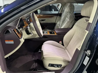 Bentley Flying Spur 2021, 58000 км, за 132077.95 USD - фото 6