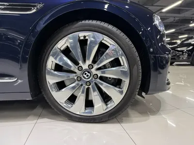 Bentley Flying Spur 2021, 58000 км, за 132077.95 USD - фото 16