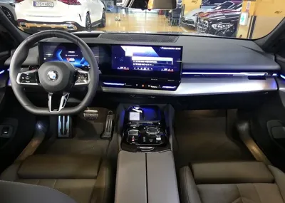 BMW 5-Series 2024, 10900 км, за 40372.45 USD - фото 7