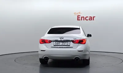 Infiniti Q50 2014, 157862 км, за 2887.4 USD