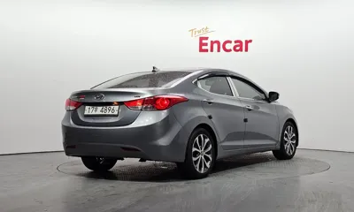 Hyundai Avante 2014, 196233 км, за 2378.59 USD
