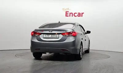 Hyundai Avante 2014, 196233 км, за 2378.59 USD