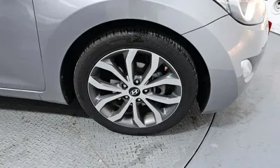 Hyundai Avante 2014, 196233 км, за 2378.59 USD