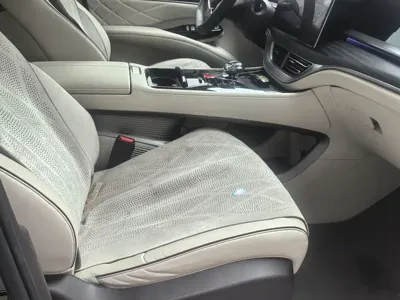 Denza Denza D9 2024, 125000 км, за 30281.78 USD